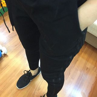 Quần jogger kim tuyến