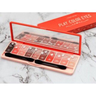 Hộp phấn mắt 10 ô tone lạnh của woodwood