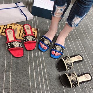 dép quai ngang nữa