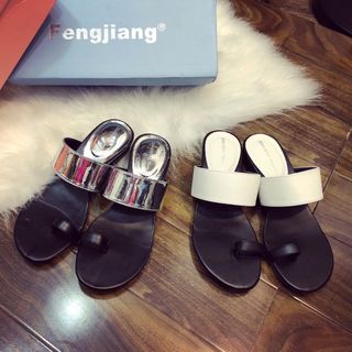 dép xỏ ngón
