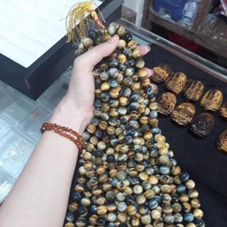 Đá thachk anh mắt hổ chuổi dây dài đủ size từ 8-14 ly