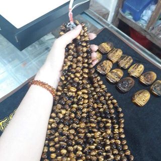 Đá thachk anh mắt hổ chuổi dây dài đủ size từ 8-14 ly