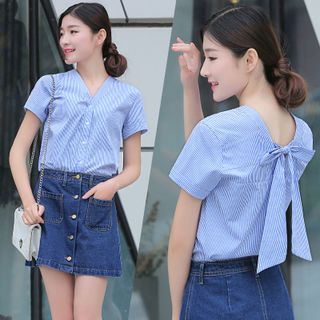 Áo sọc xanh đính nơ sau Colors