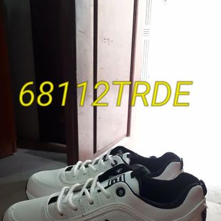 Giày thể thao 68112
