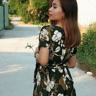 Đầm hoa xanh cột nơ Colors