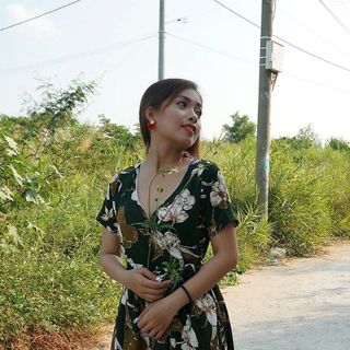 Đầm hoa xanh cột nơ Colors