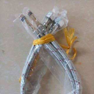 DÂY CẤP NƯỚC NÓNG LẠNH