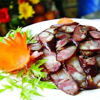 LẠP SƯỜN GAC BẾP