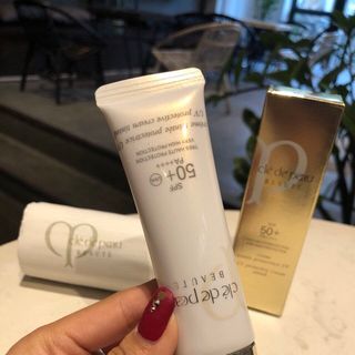 kem chống nắng Cle de peau 30ml