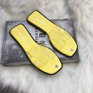 dép quai trong giá rẻ