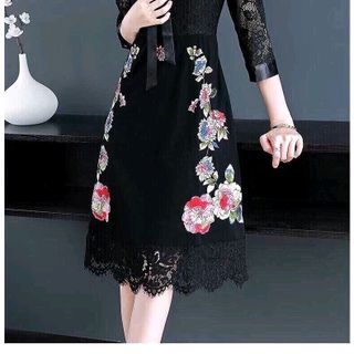 ĐẦM REN THÊU HOA