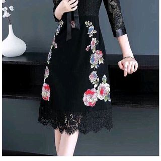 ĐẦM REN THÊU HOA