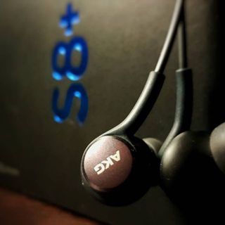 Tai Nghe AKG bảo hành 12 tháng 1 đổi 1