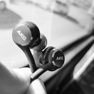 Tai Nghe AKG bảo hành 12 tháng 1 đổi 1
