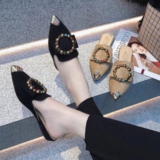 dép xỏ mũi nhọn