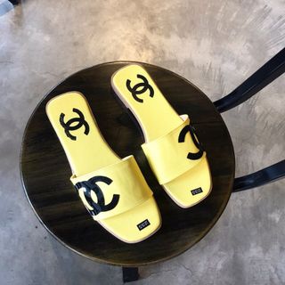 dép quai ngang chất da