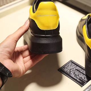 Alexander MCQueen Đen Vàng