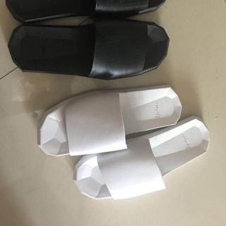 Dép basics cao su dẻo chống thấm