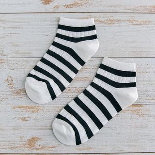 Tất nữ cổ lỡ retro kẻ Nhật Bản