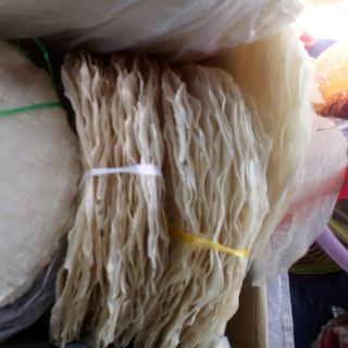 Bánh tráng mỏng nhúng nước