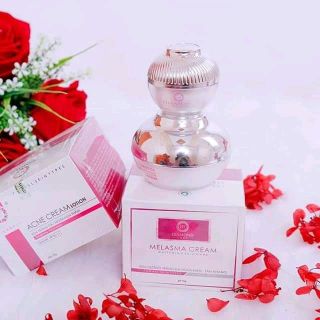 face dưỡng trắng da ngừa mụn thâm