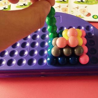 Câu đố viên bi chơi 2 dạng Mặt Phẳng và Kim tự tháp 478 bài toán