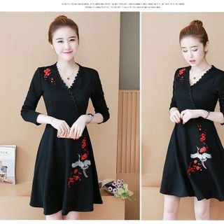 ĐẦM XÒE THÊU HOA CHIM CỔ ĐẮP CHÉO