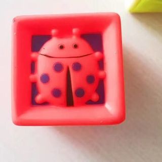 Set 10 khối vuông phát triển giác quan cho bé sơ sinh từ 0m