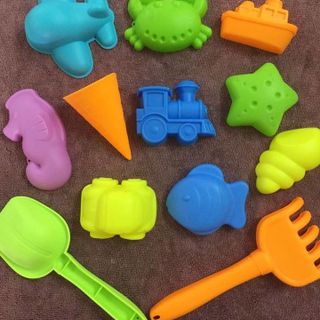 Bộ đồ chơi bãi biển 12 chi tiết