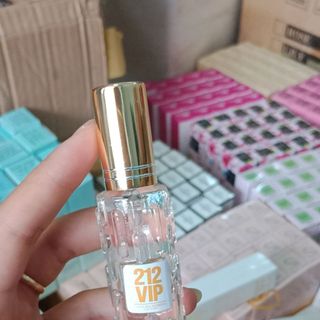 nước hoa chiếc