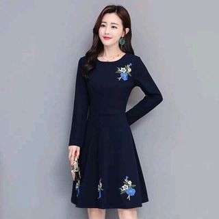 ĐẦM XOÈ THÊU HOA