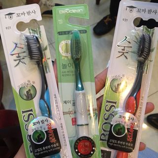 Bàn chải đánh răng Hàn Quốc - 1 thùng 300 cái