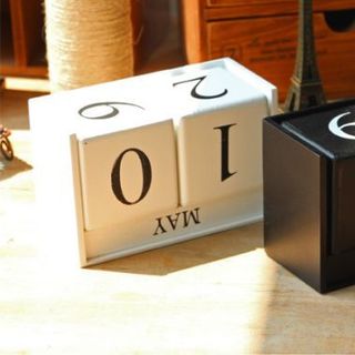 đồng hồ gỗ để bàn có thể in khắc logo