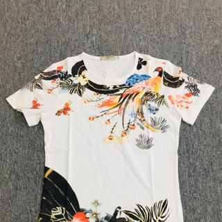 áo cổ tròn in hoạ tiết