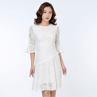 váy ren đính cúc ngọc trai