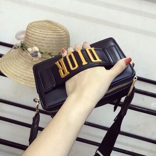 ví nữ có dây đeo