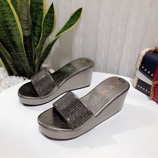 dép xuồng kim Tiến