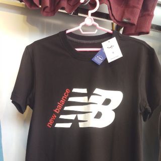 Áo cộc tay cổ tròn