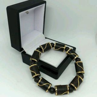 vòng trầm hương indo bọc vàng 18k