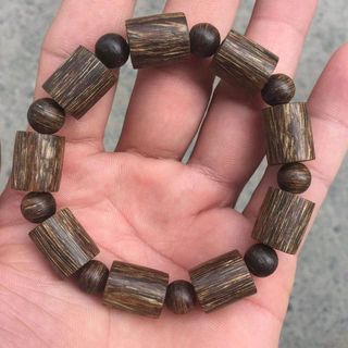 vòng đeo tay trầm hương sánh chìm indo đồng giá