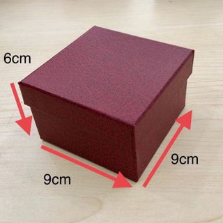 hộp đồng hồ giả da vuông gối nhung 9x9x6 giá sỉ