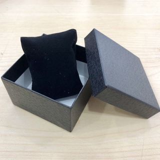 hộp đồng hồ giả da vuông gối nhung 9x9x6