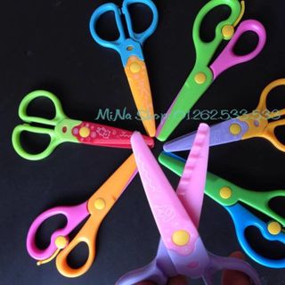 Kéo tập cắt cho bé