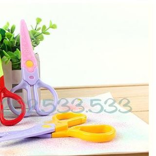 Kéo tập cắt cho bé