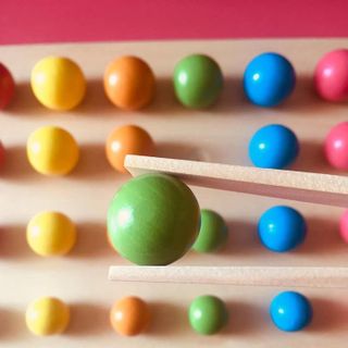 Set rèn kỹ năng dùng Kẹp gỗ và Đũa - Montessori