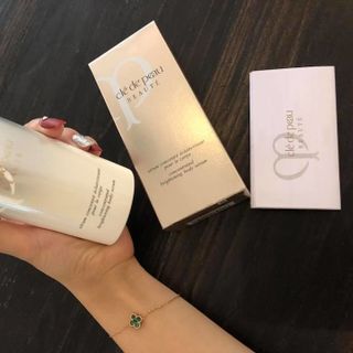 SERUM DƯỠNG TRẮNG SÁNG BODY CLE DE PEAU 100ml