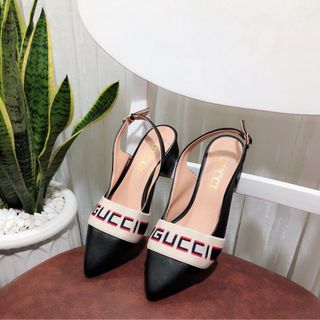 giày sandal gót vuông x