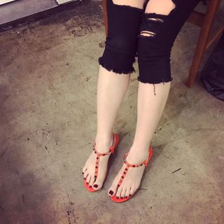 giày sandal đính đinh màu