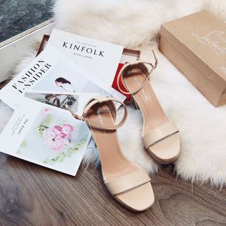 giày sandal gót trụ