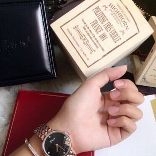 Đồng hồ nữ kim